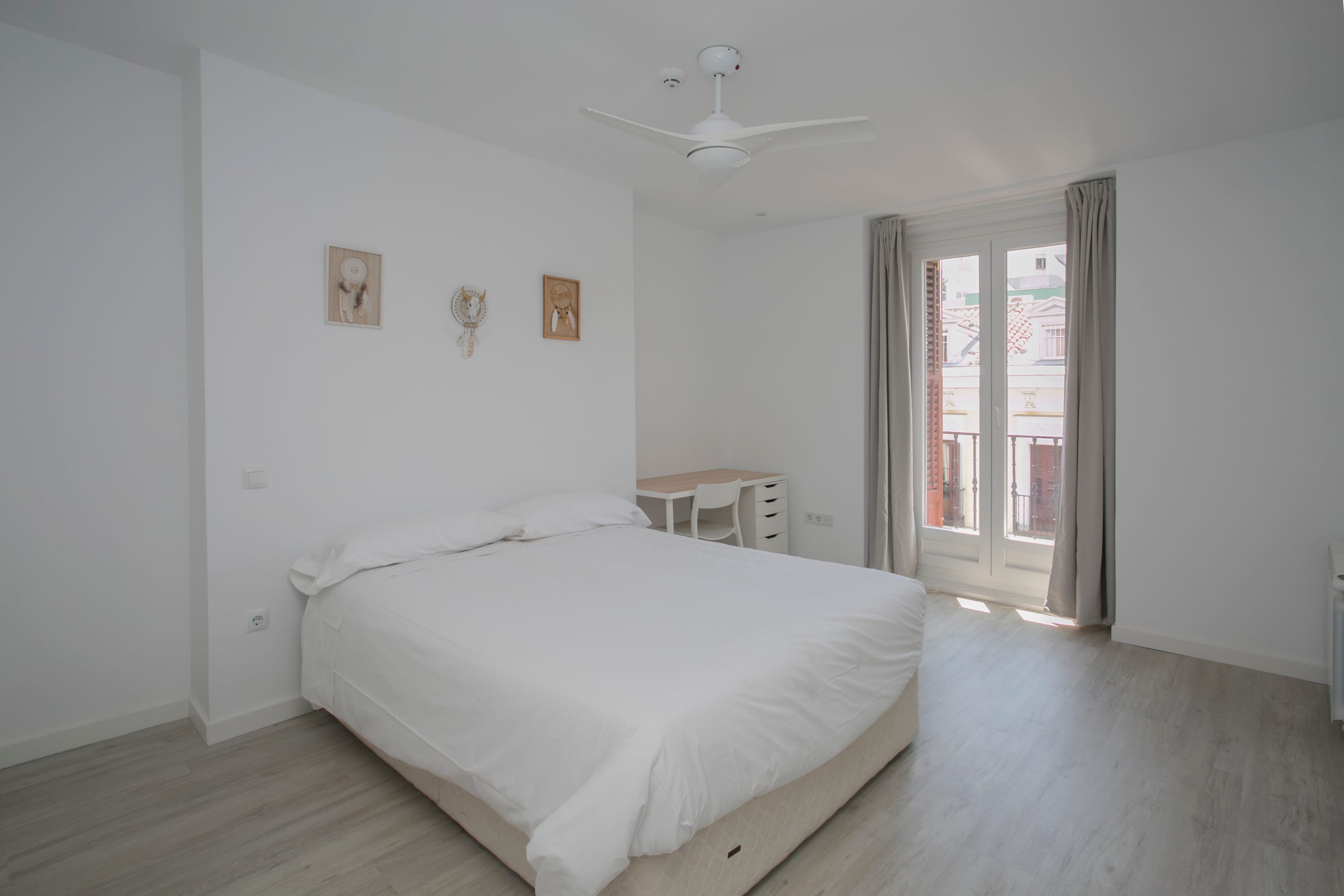 Arenal 4, Room 1, Madrid