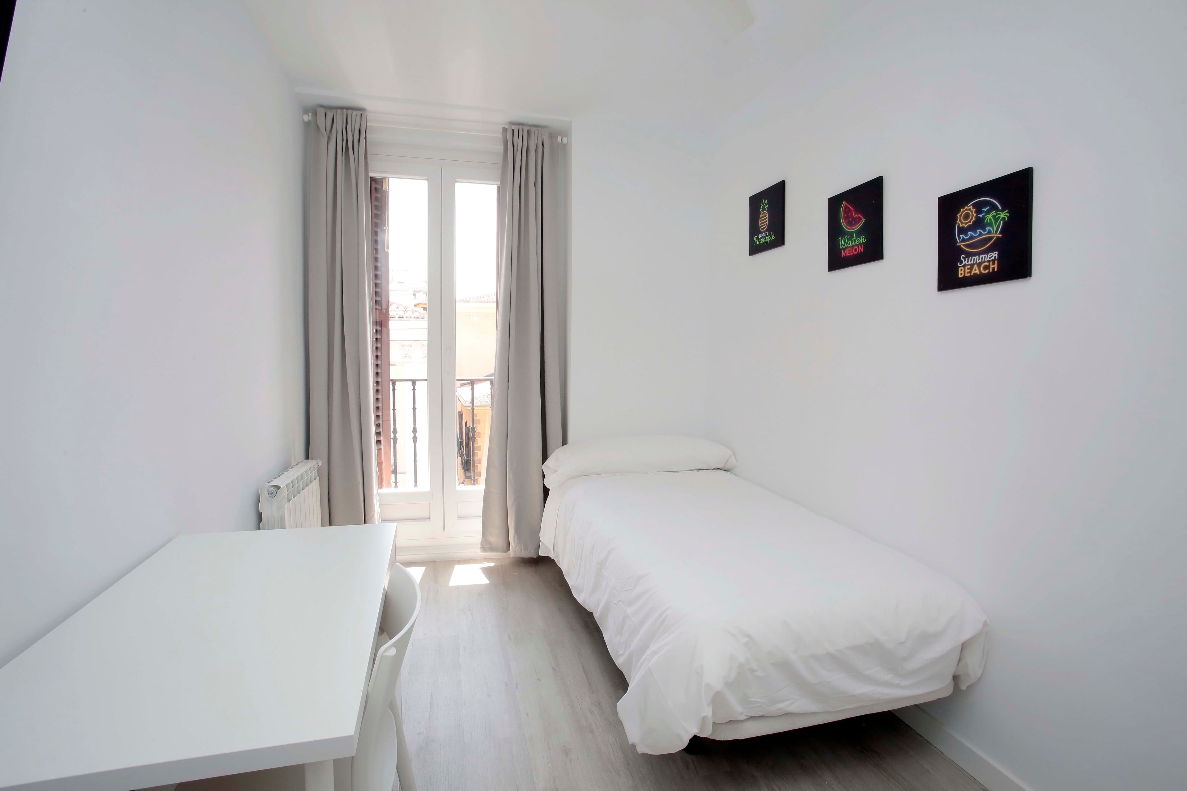 Arenal 4, Room 5, Madrid