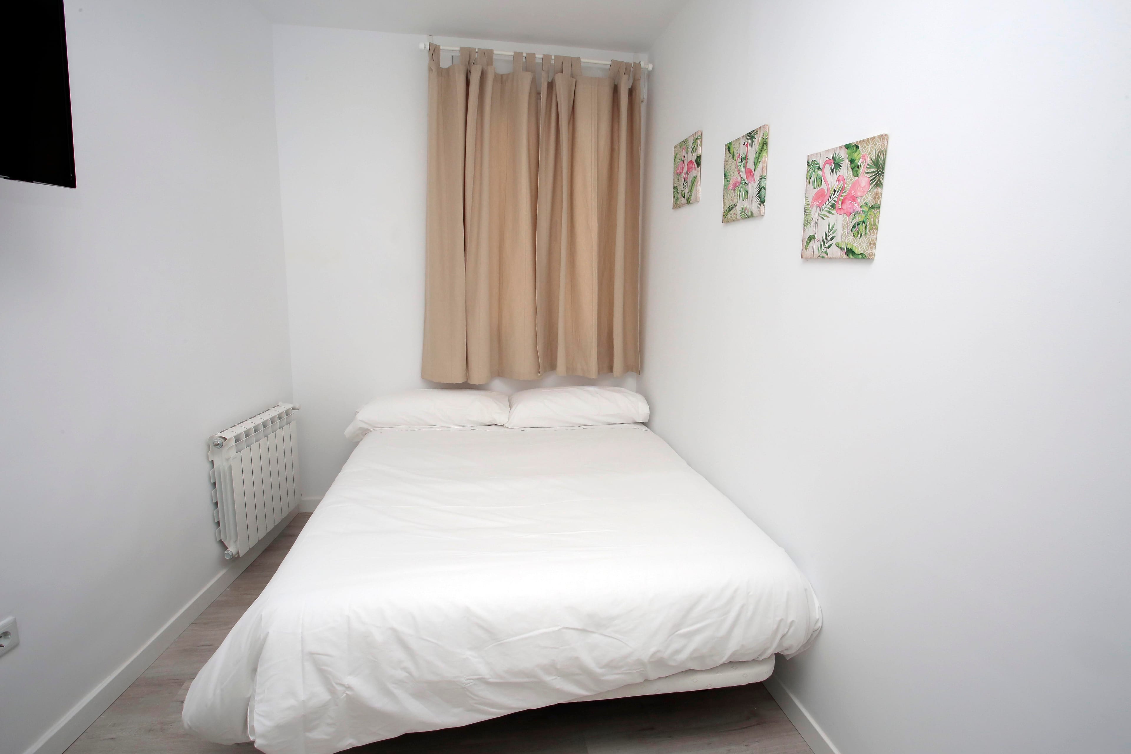 Arenal 4, Room 14, Madrid