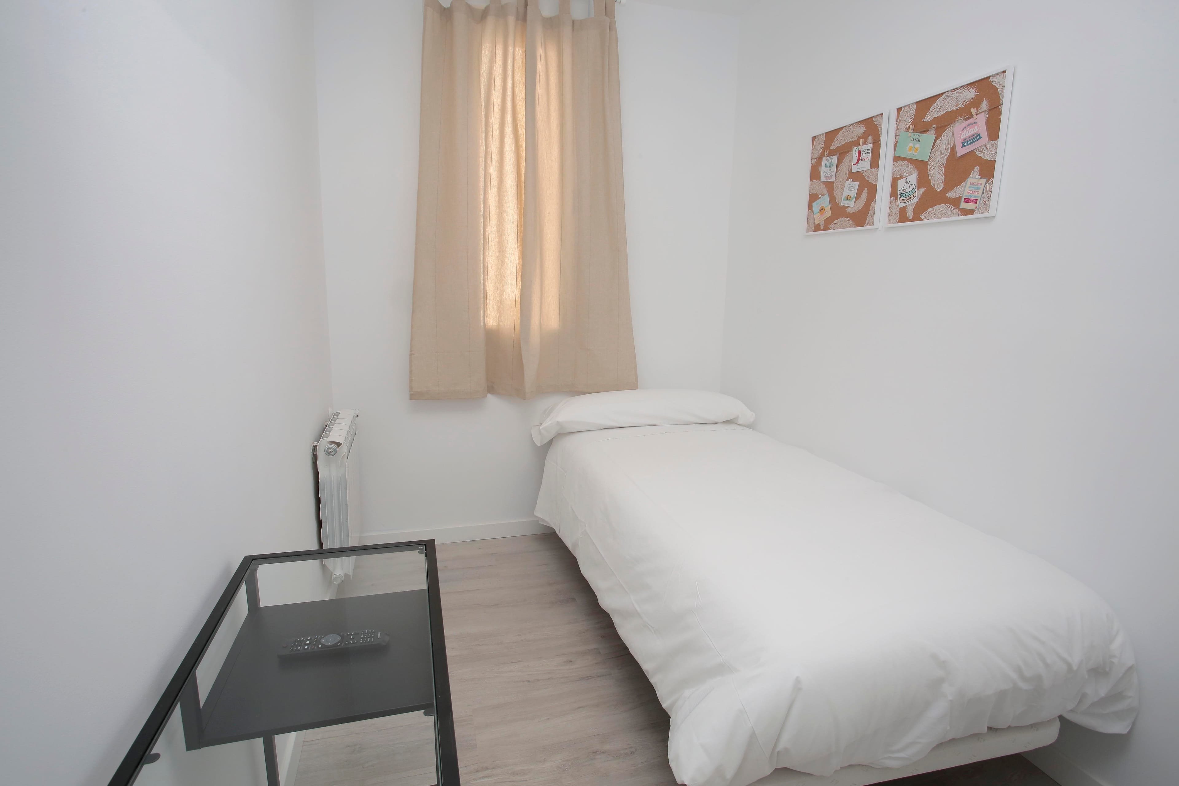 Arenal 4, Room 15, Madrid