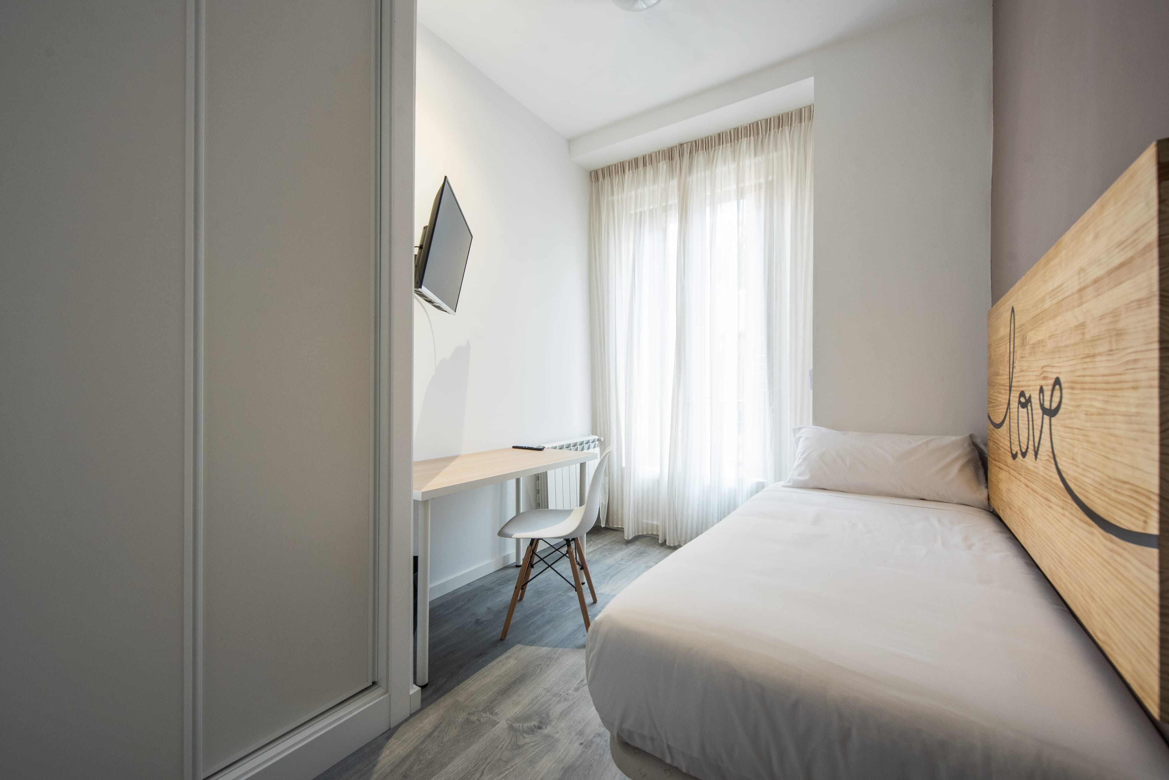 Hileras, Room 5, Madrid