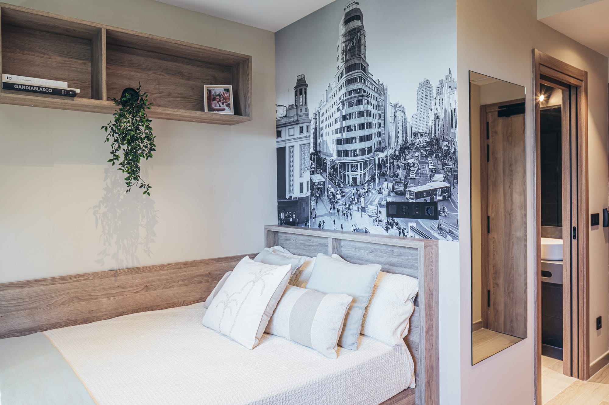 Classic Courtyard Studio