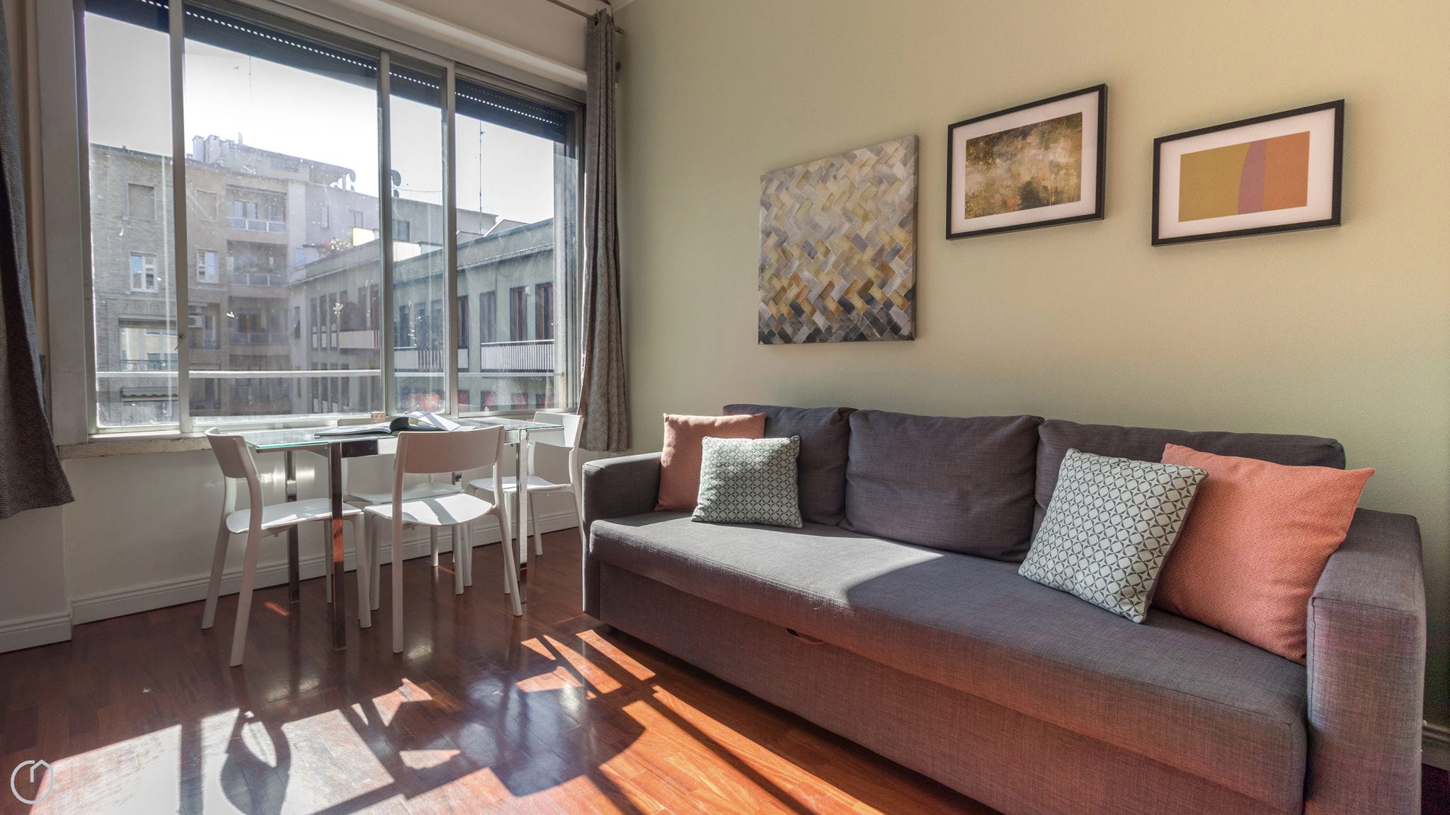 Easy - Porta Nuova 52 A