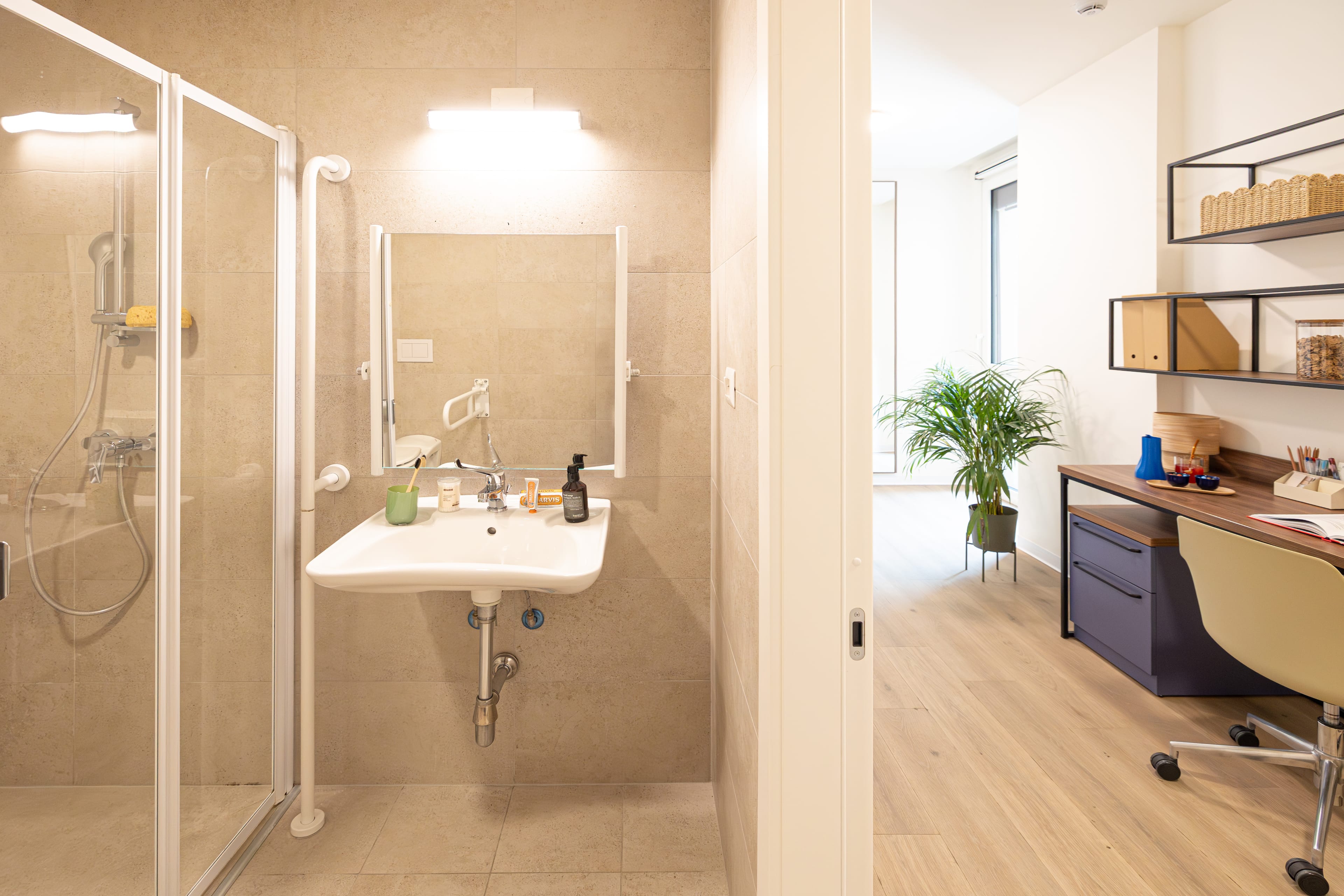 Accessible Deluxe Studio Unit 5