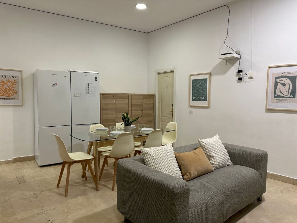 Spacious flat in Bordadores Street
