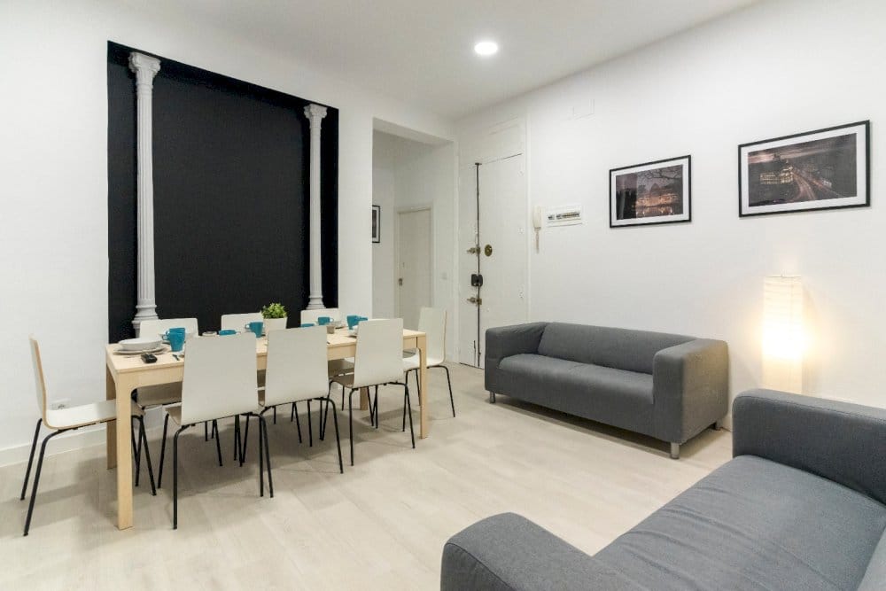 Spectacular flat in Fuencarral Street