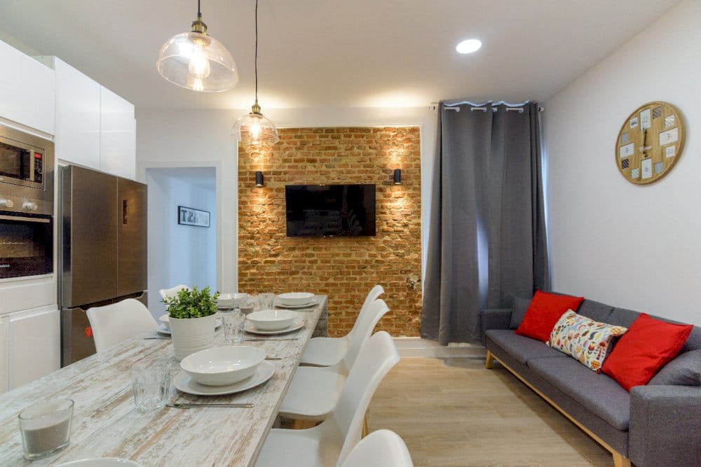 Modern flat in Mesón de Paredes Street