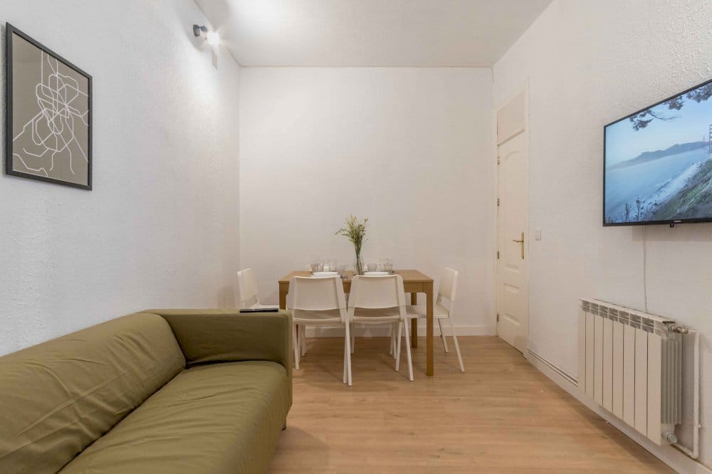 Apartment on Plaza de la Marina Española