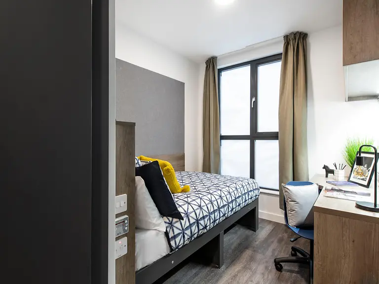 Standard Ensuite Unit 5