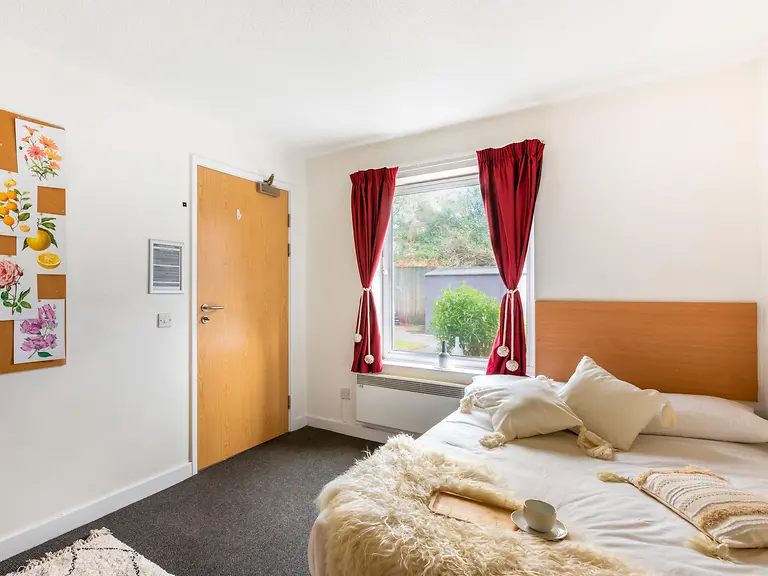 Classic Room - 4 Bed Shared House Unit 5