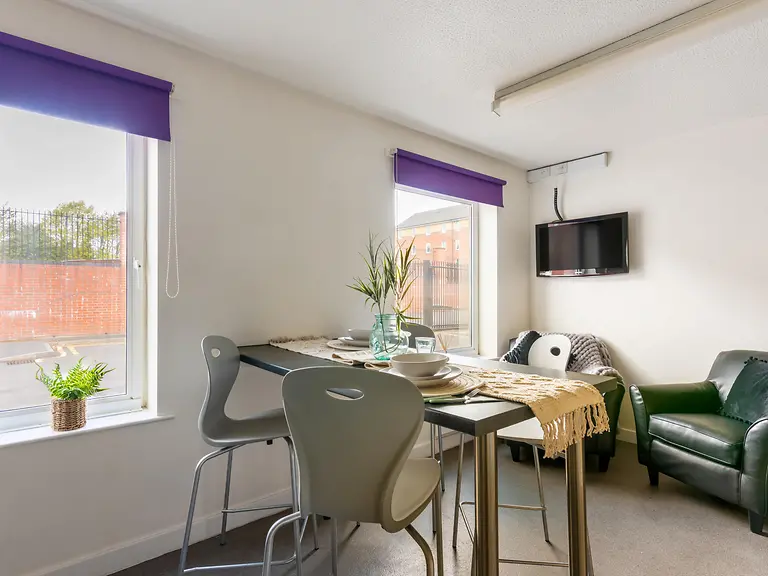 Standard Room - 4 Bed Shared House Unit 5