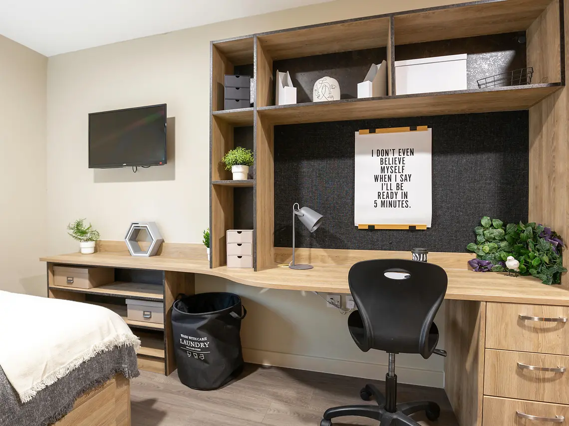 Premium Studio Unit 5