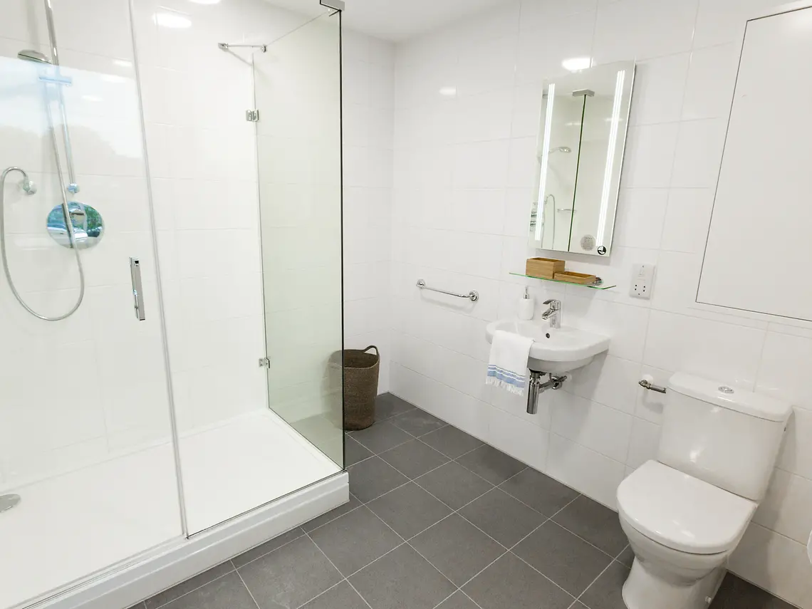 Large Premium Studio Unit 5