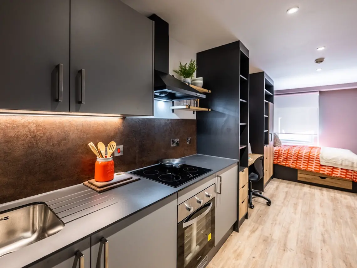 Classic Studio Unit 5