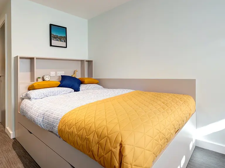 7 Bed Large En-Suite Unit 5