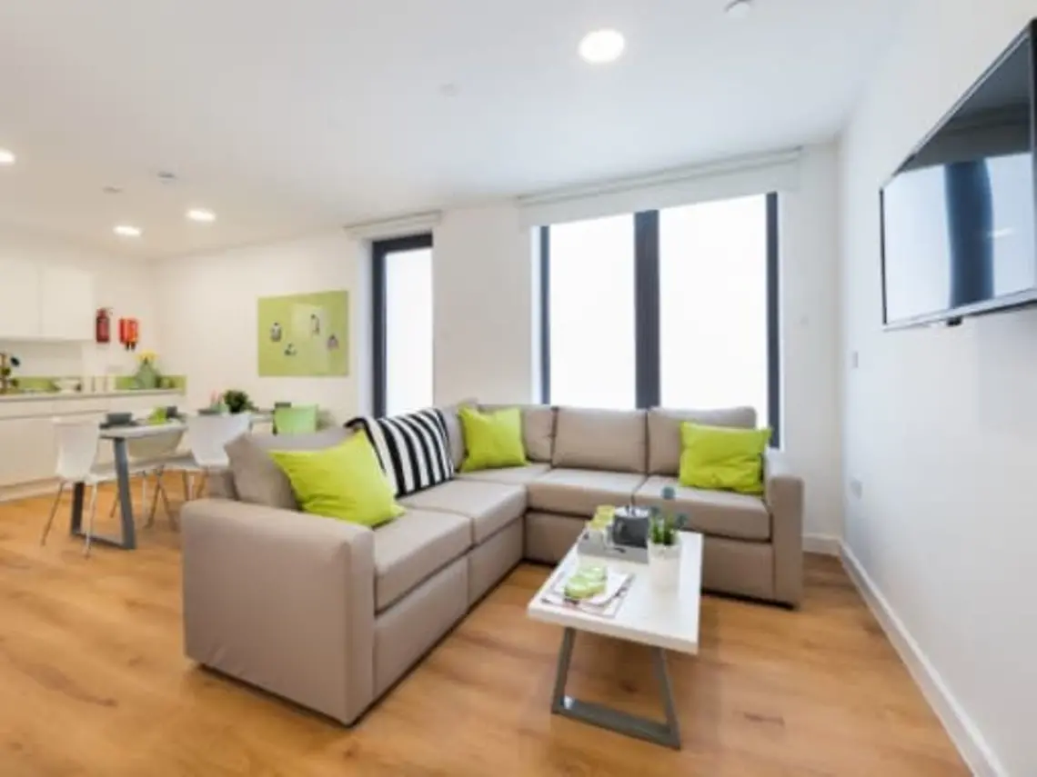 4 Bed Ensuite Unit 4