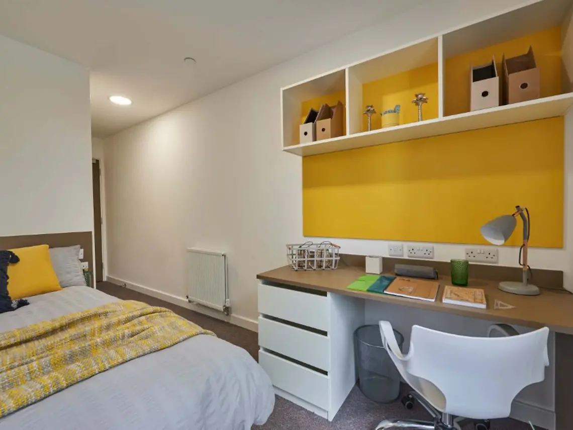 5 Bed Ensuite Unit 5