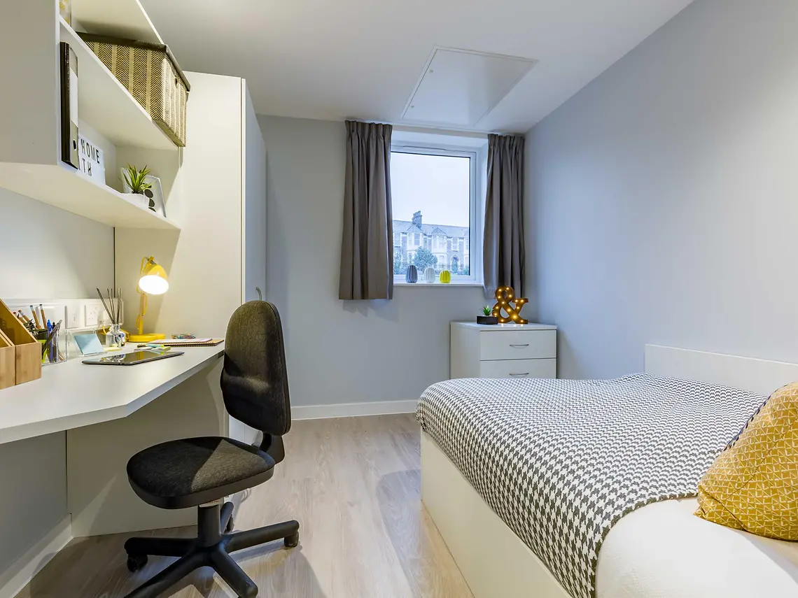 6 Bed Club Ensuite Unit 5