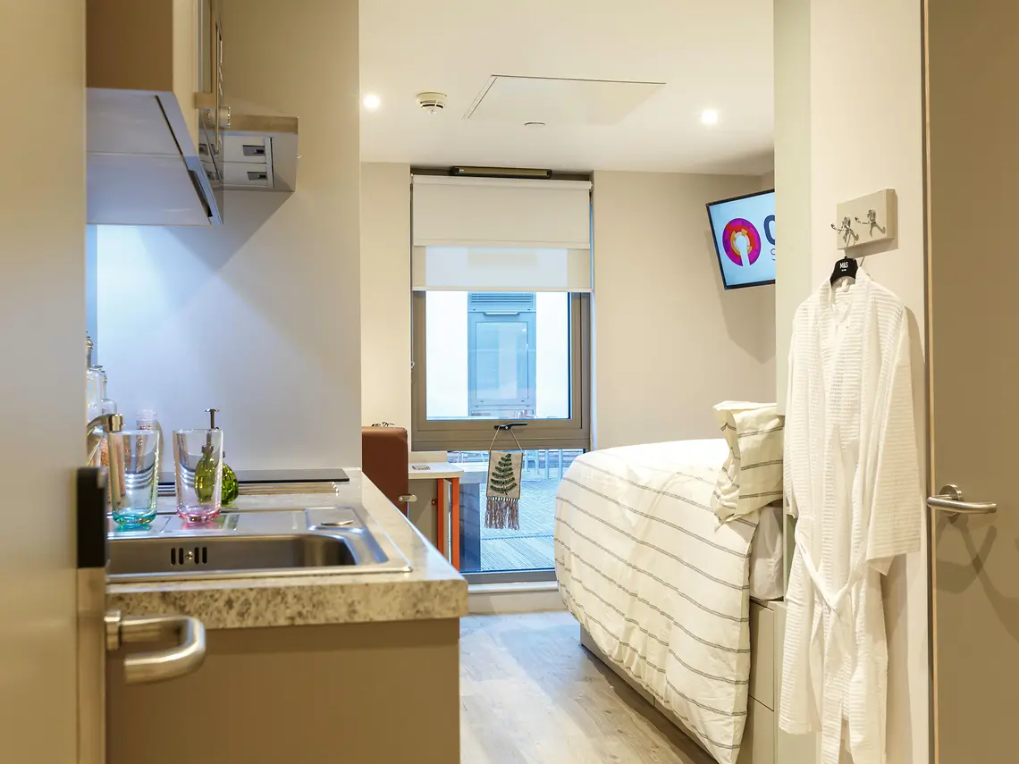 Classic Cluster Studio Unit 5