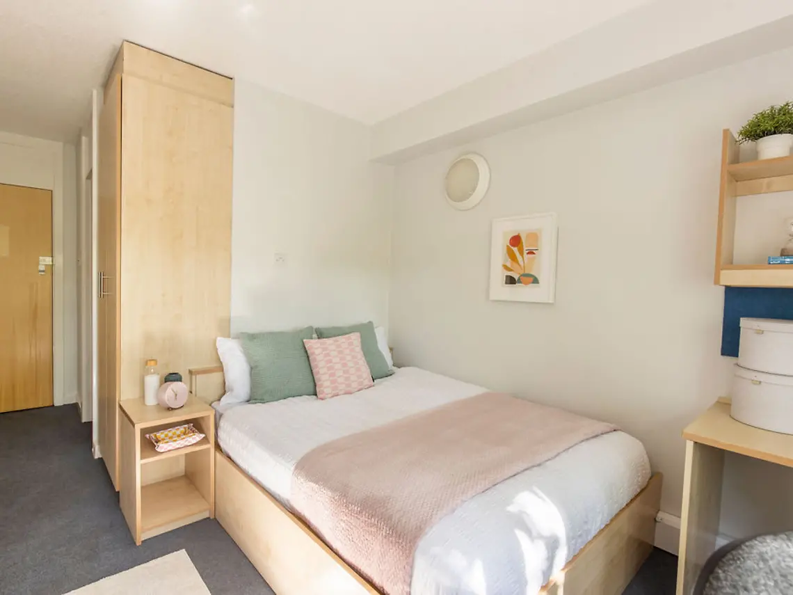 6 Bed Deluxe Ensuite Unit 5