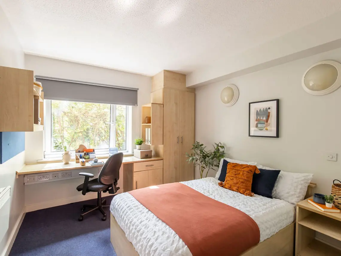 6 Bed Premium Ensuite Unit 5