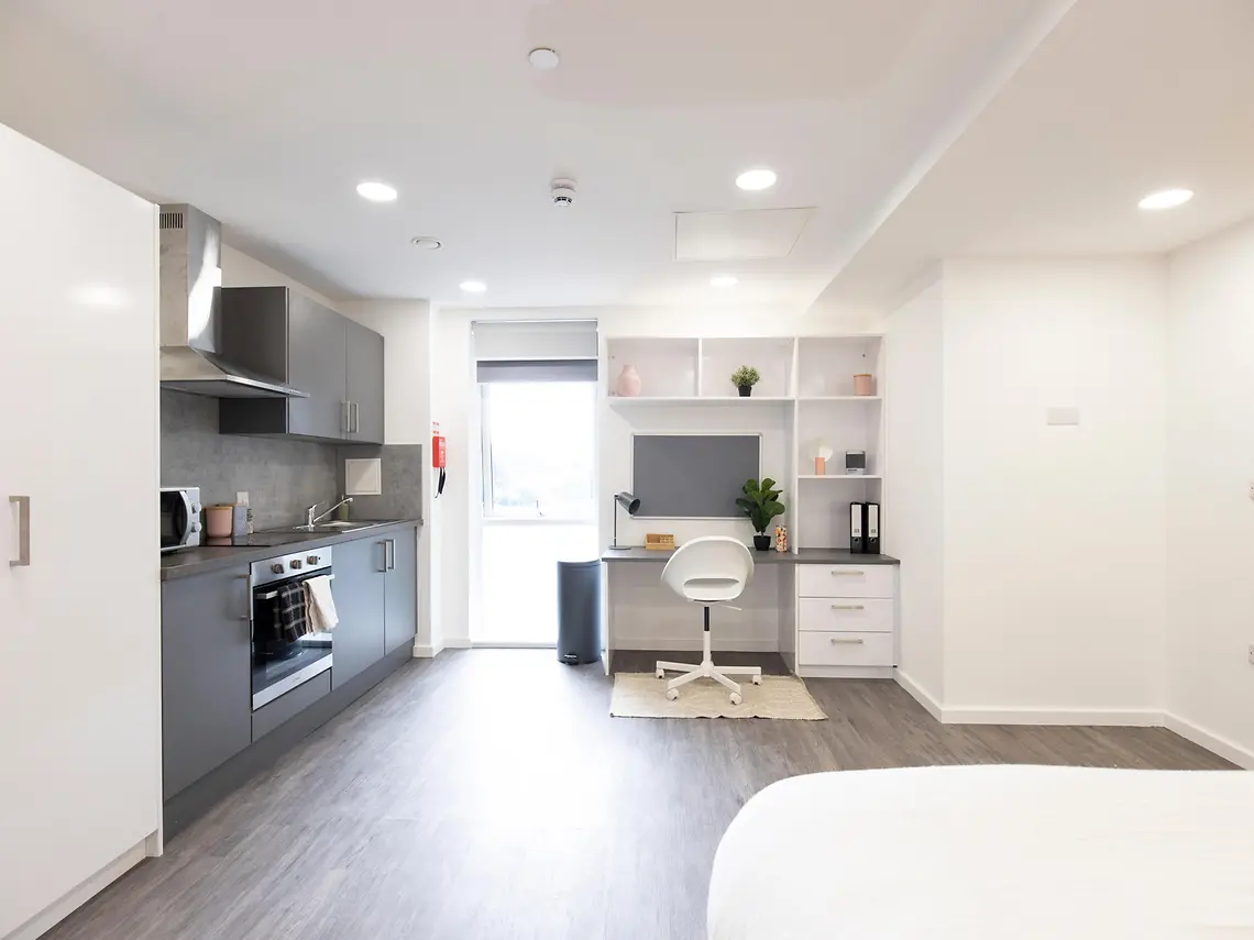 Premium Studio Unit 5