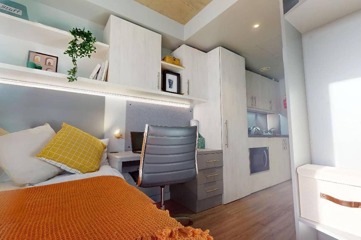 Silver Studio Premium Floor 6-613