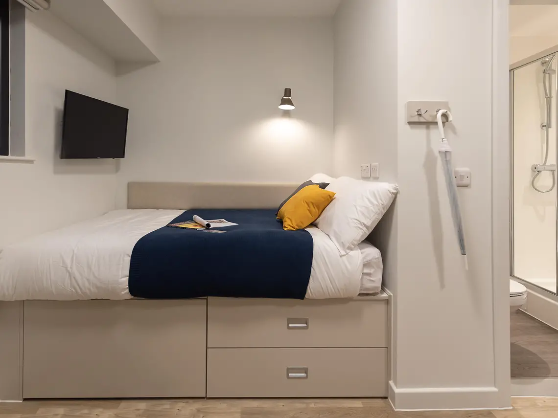 Premium Studio Unit 5