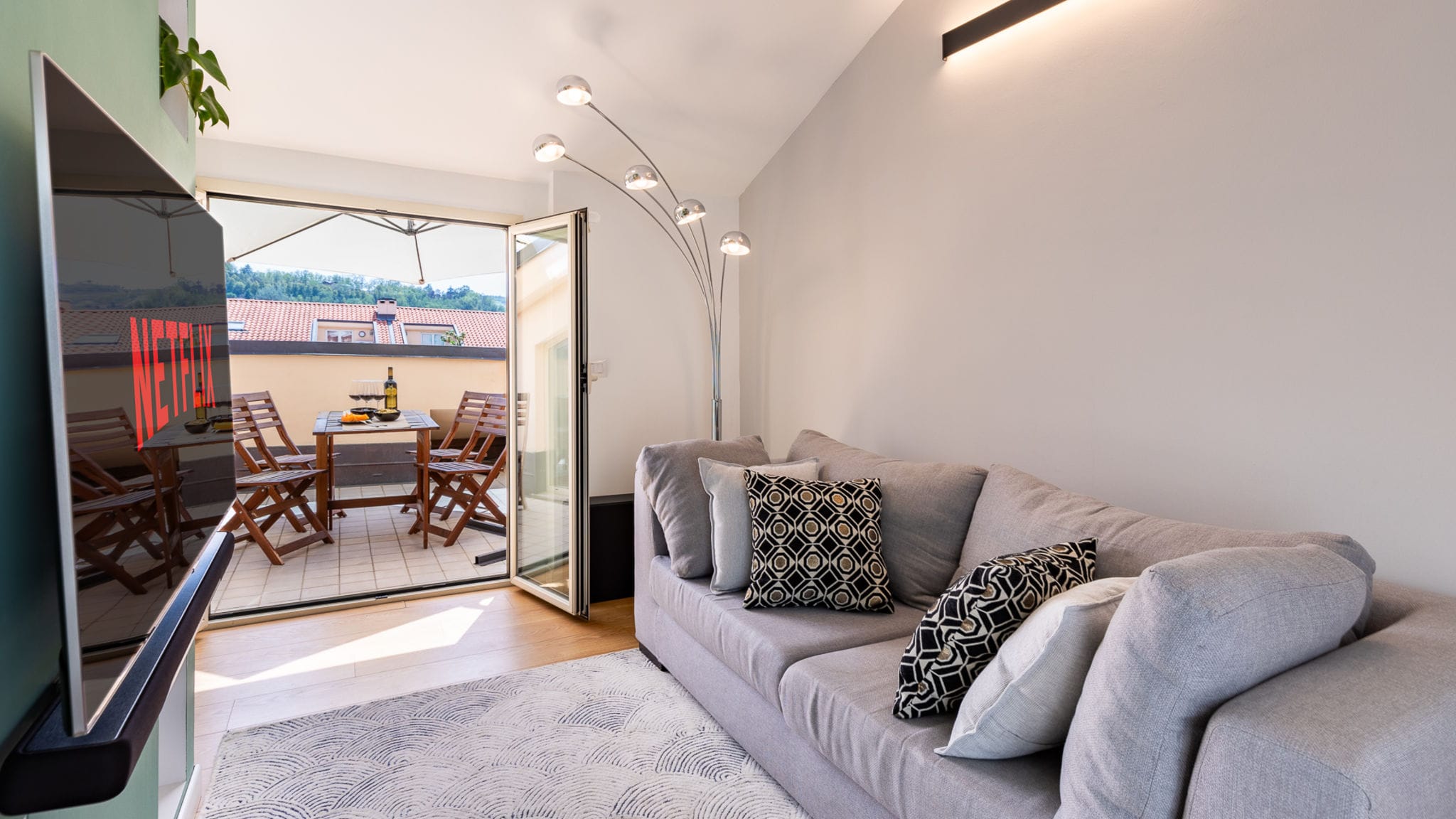 Modern Apartment Double Terrace and Free Parking