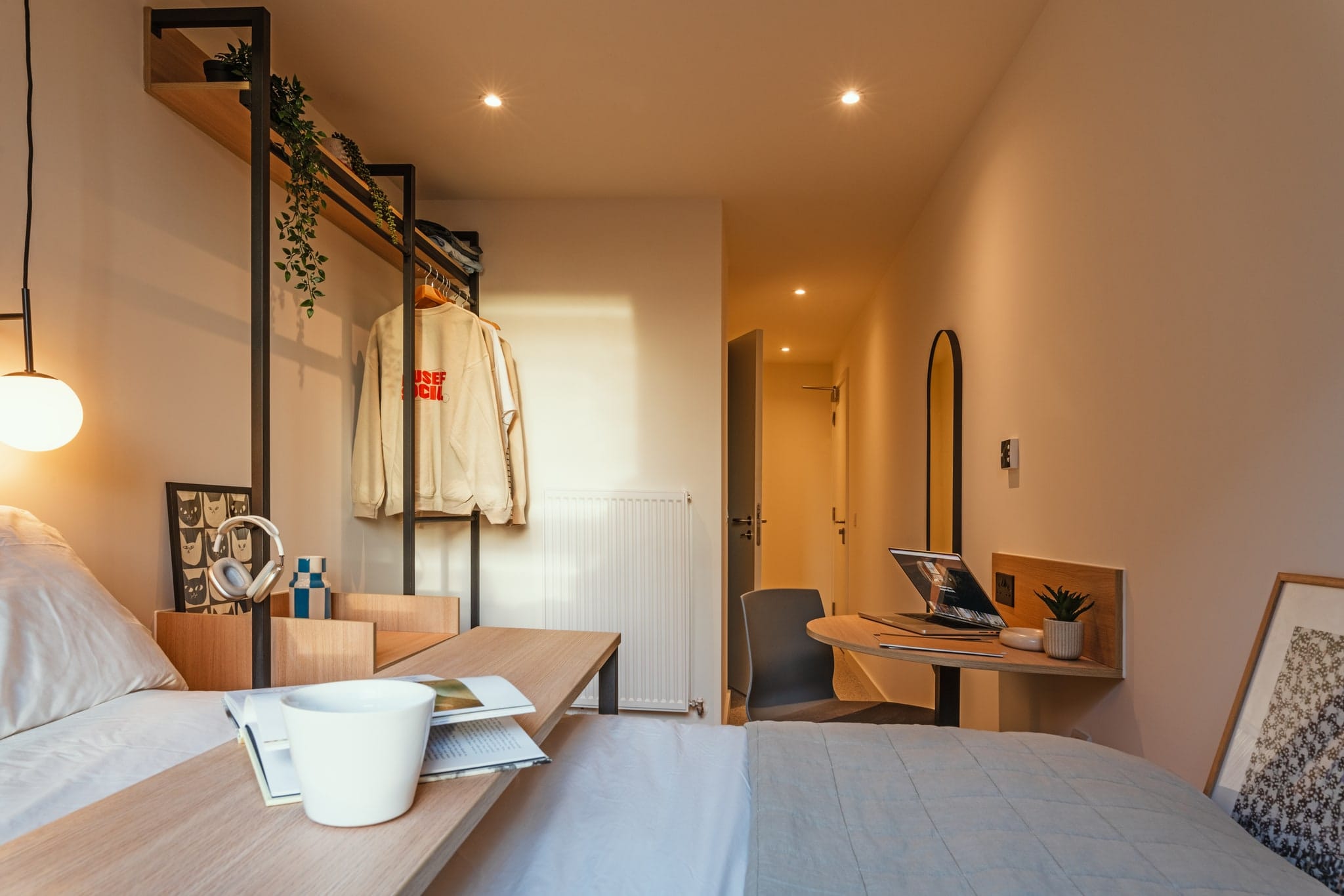 HSM-909f — Essential Extra (2026 / 27)