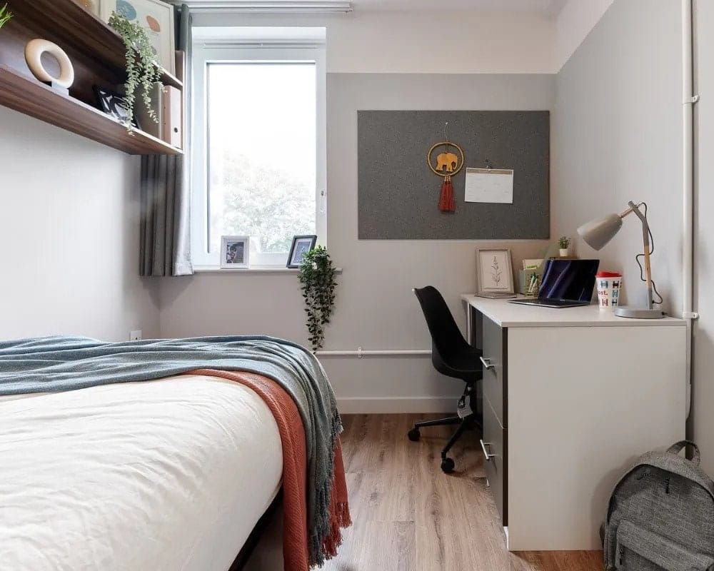 Silver Ensuite — Unit 10